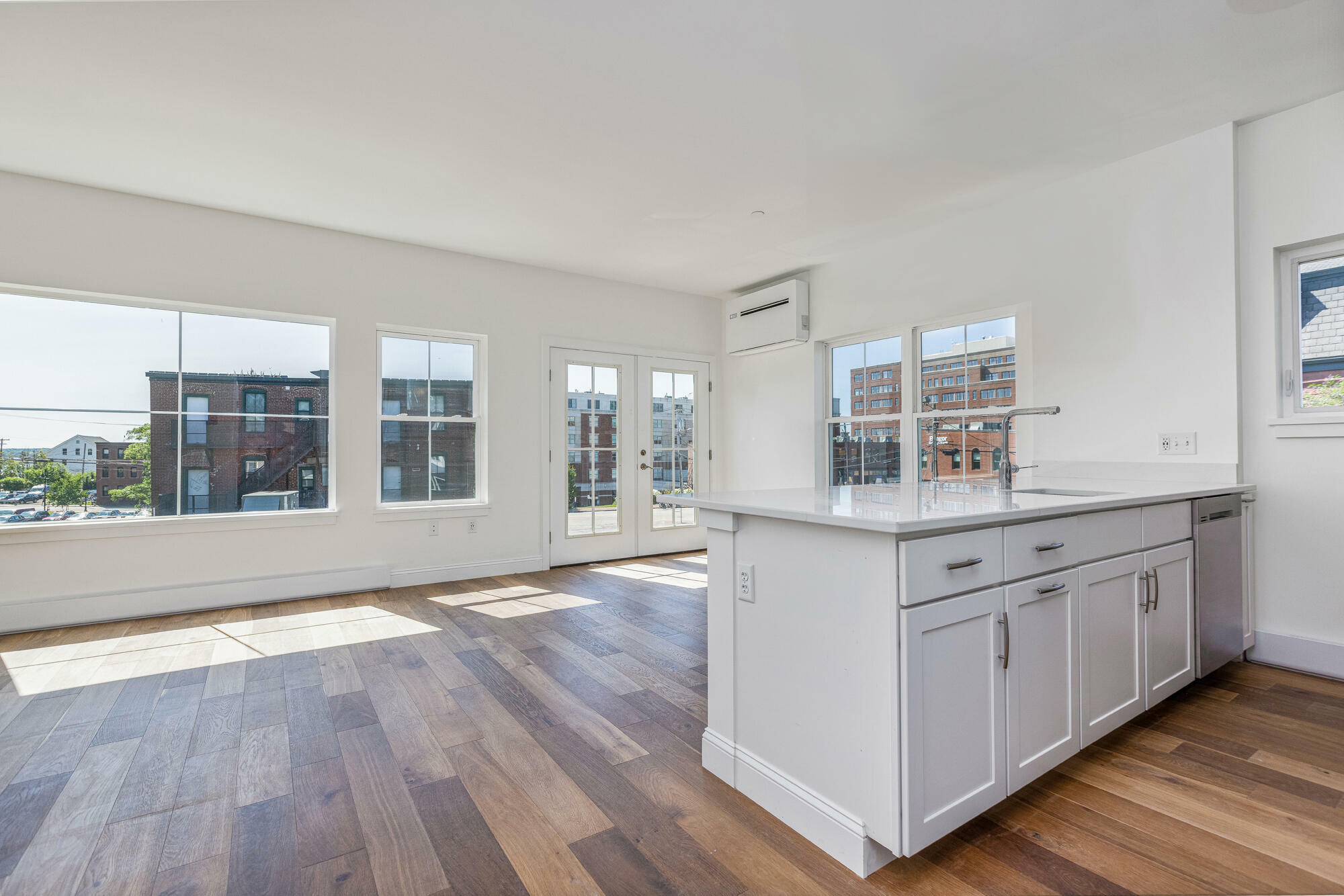 Property Photo:  148 Newbury Street 2  ME 04101 