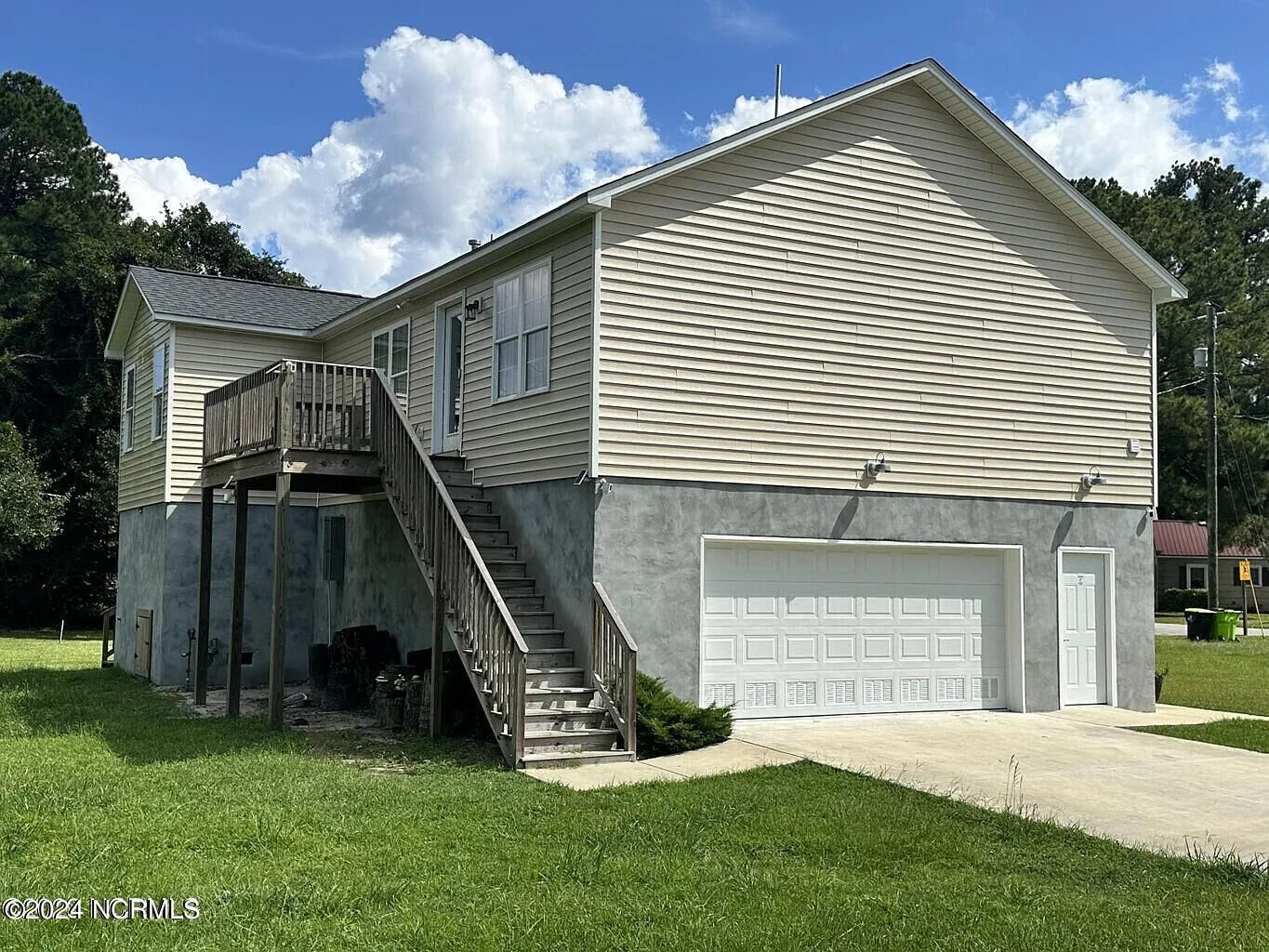 Property Photo:  1710 Colonial Way  NC 28560 