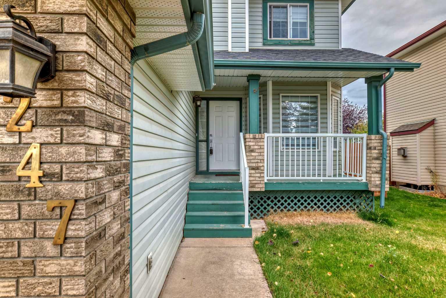 Property Photo:  247 Lakeview Cove  AB T1X 1E7 