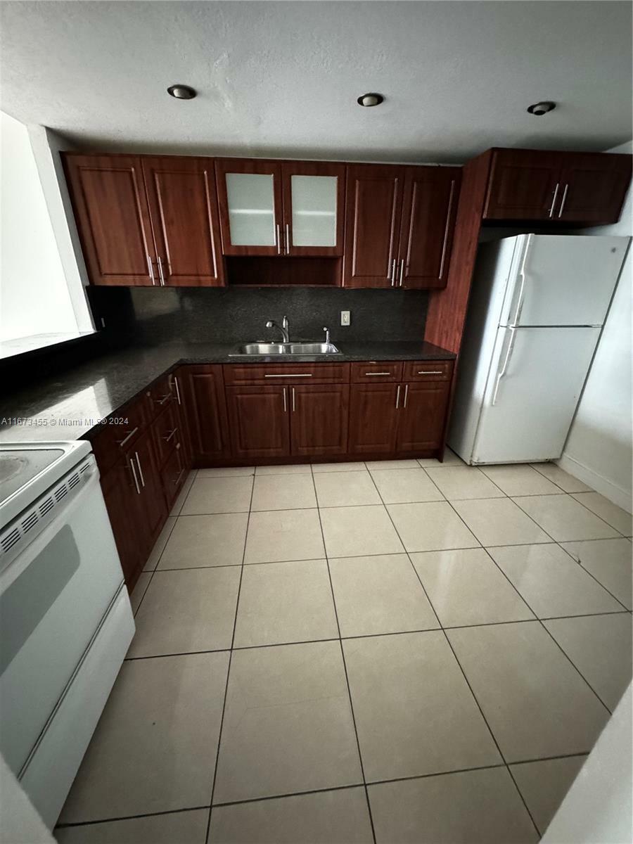 Property Photo:  1351 NE Miami Gardens Dr 403E  FL 33179 