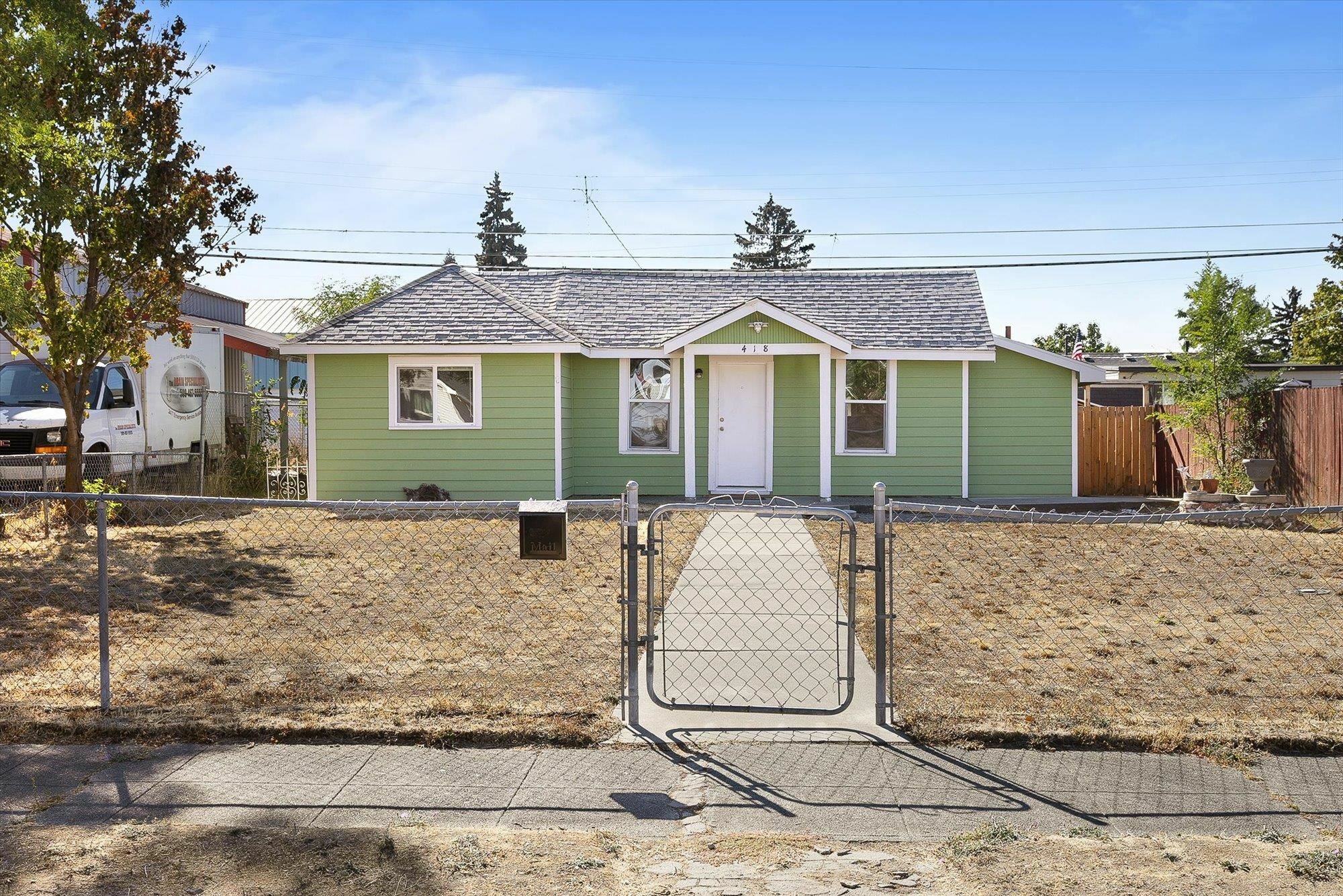 Property Photo:  418 E Heroy Ave  WA 99207 