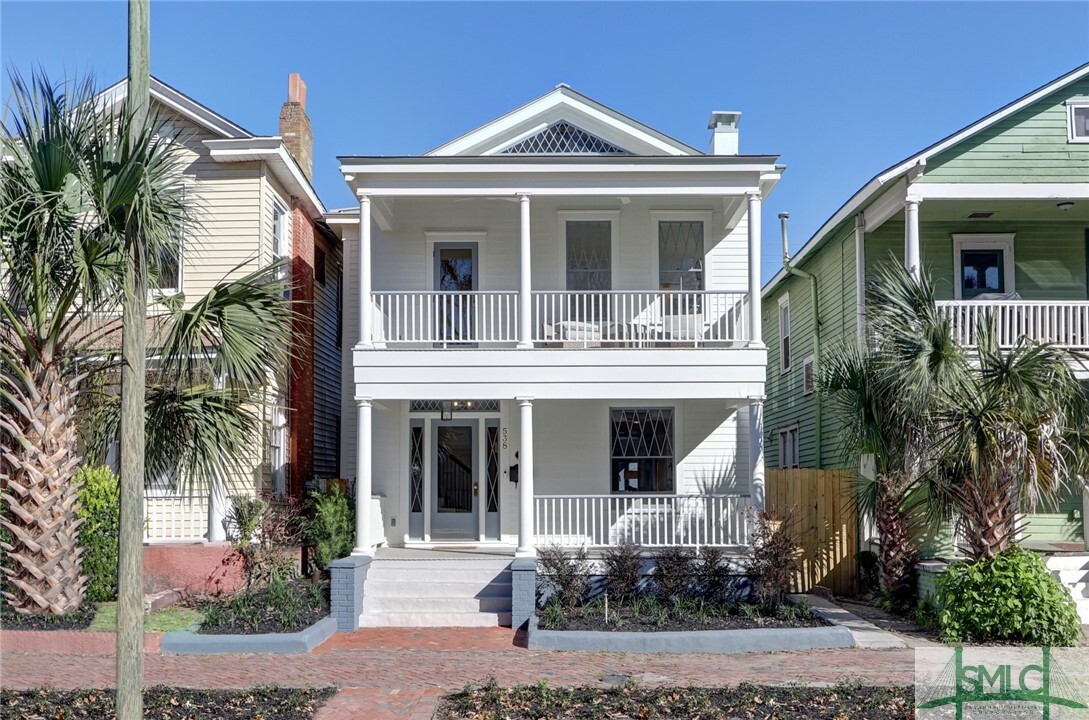 Property Photo: 538 E Bolton Street GA 31401
