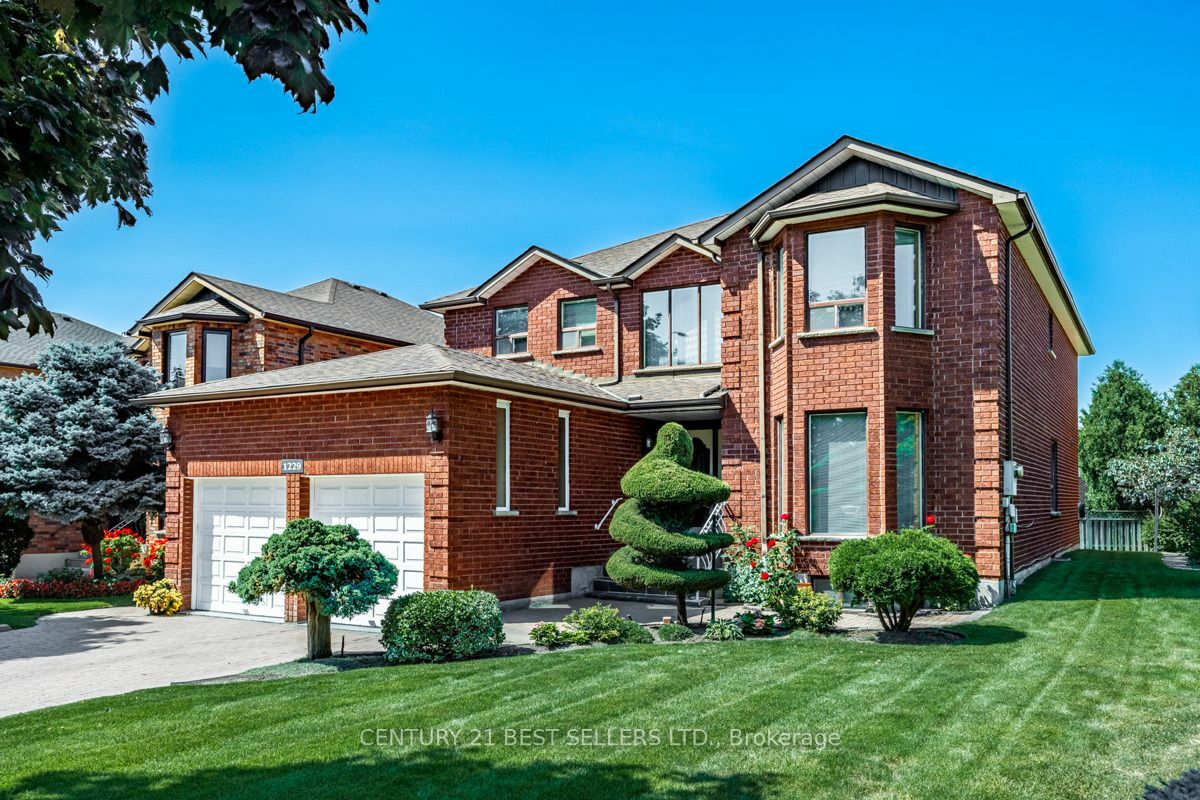 1229 Sugar Maple Crt  Mississauga ON L4W 4P6 photo