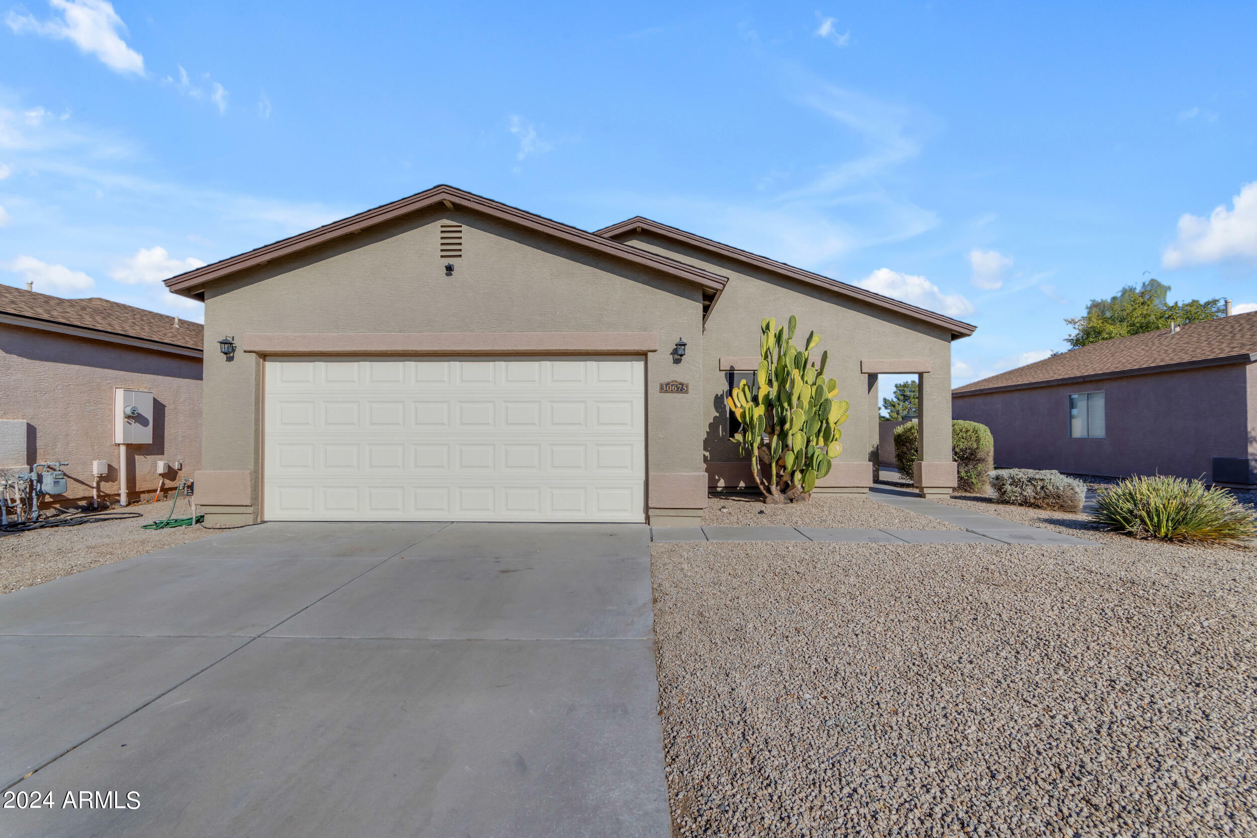 Property Photo: 30675 N Bareback Trail AZ 85143
