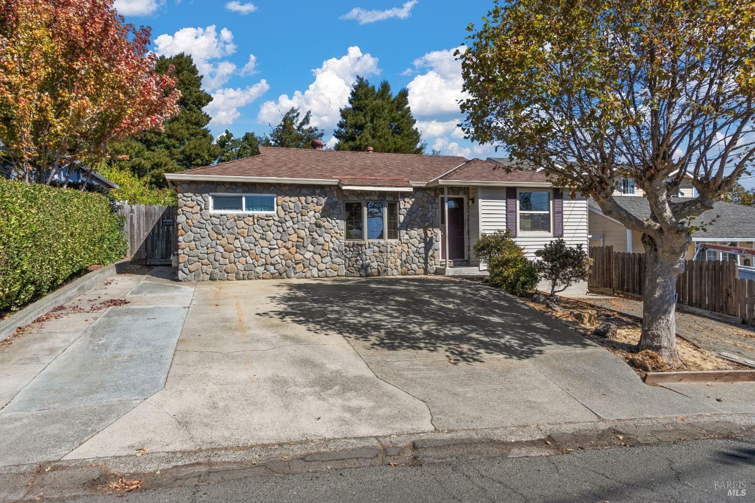 31 Hillcrest Avenue  Benicia CA 94510 photo