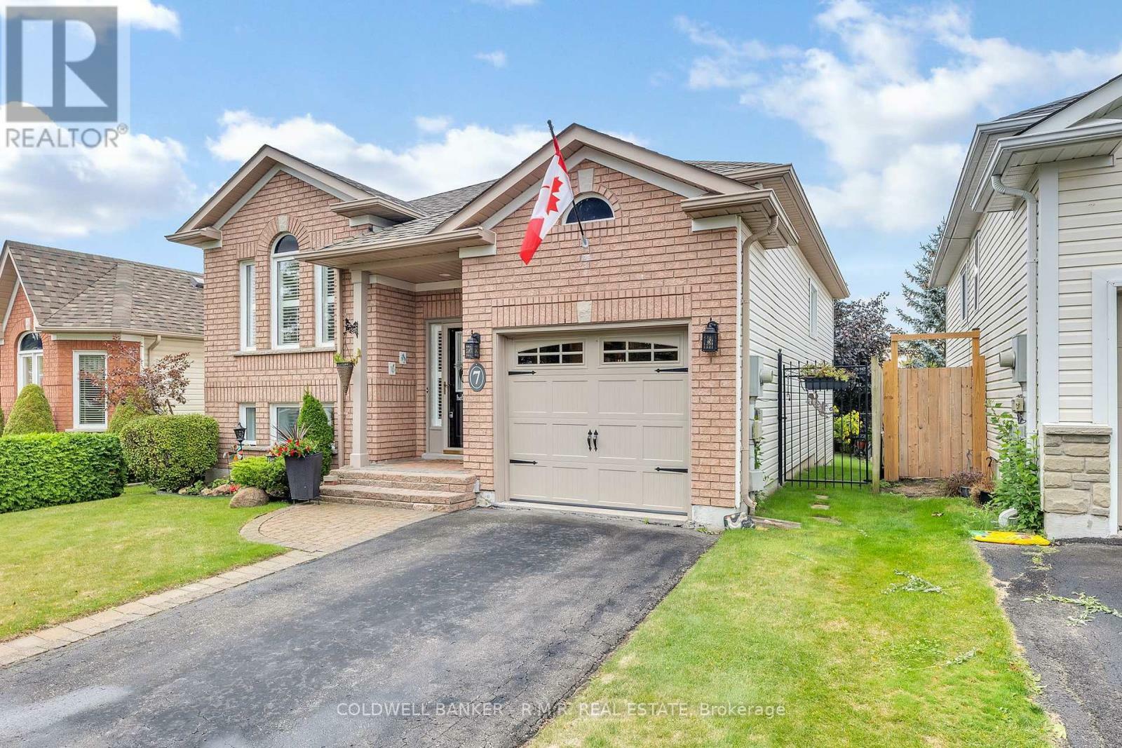 Property Photo:  7 Jarvis Drive  ON L1A 4J8 