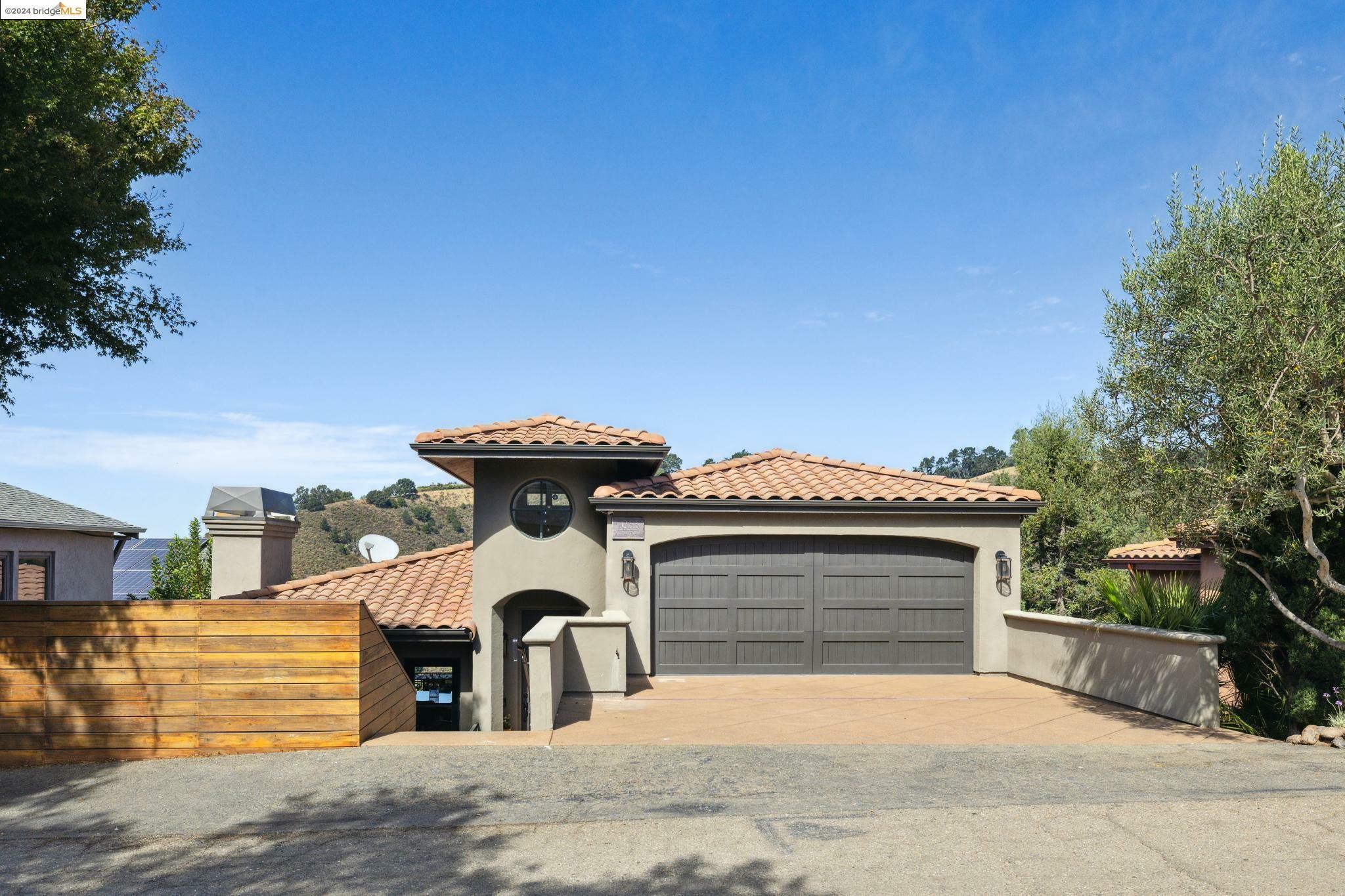 Property Photo:  1033 Amito Dr  CA 94705 