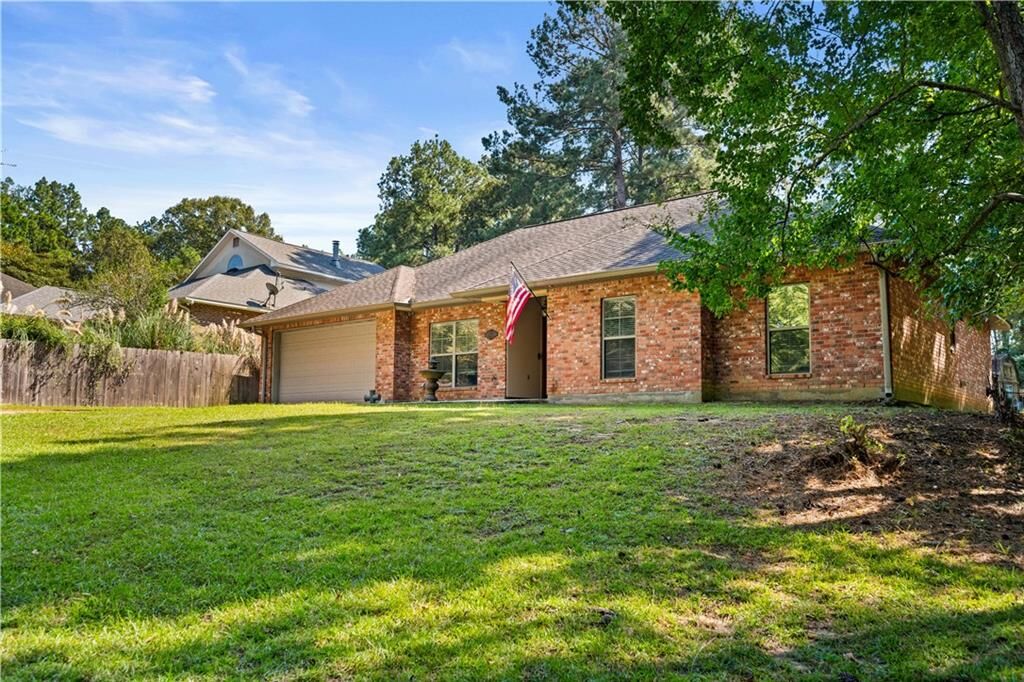 Property Photo:  109 Seneca Court  LA 71360 