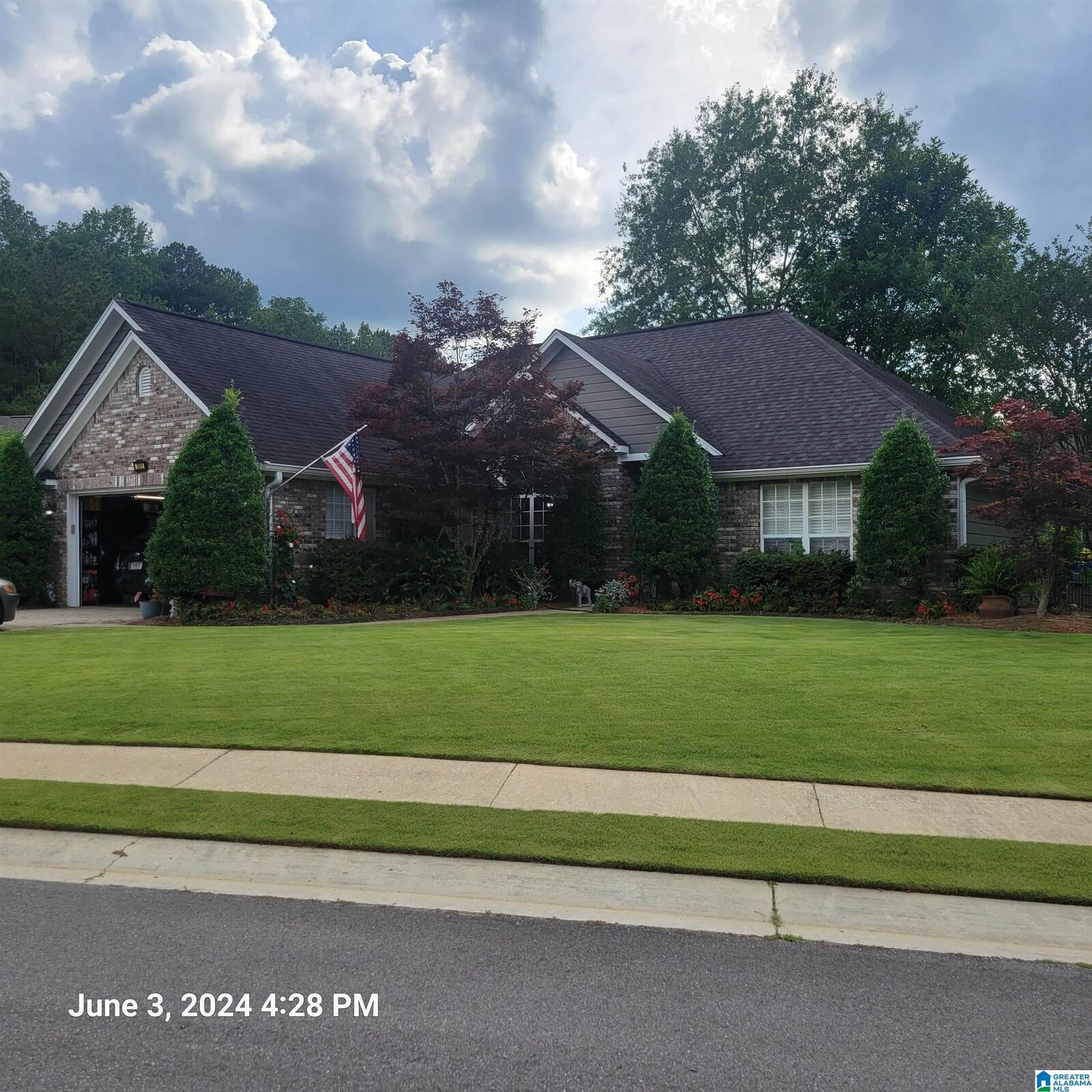 Property Photo:  1511 Tea Rose Circle  AL 35244 