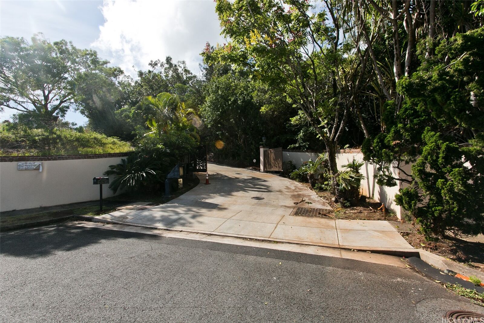 Property Photo:  2500 Aha Aina Place H  HI 96821 