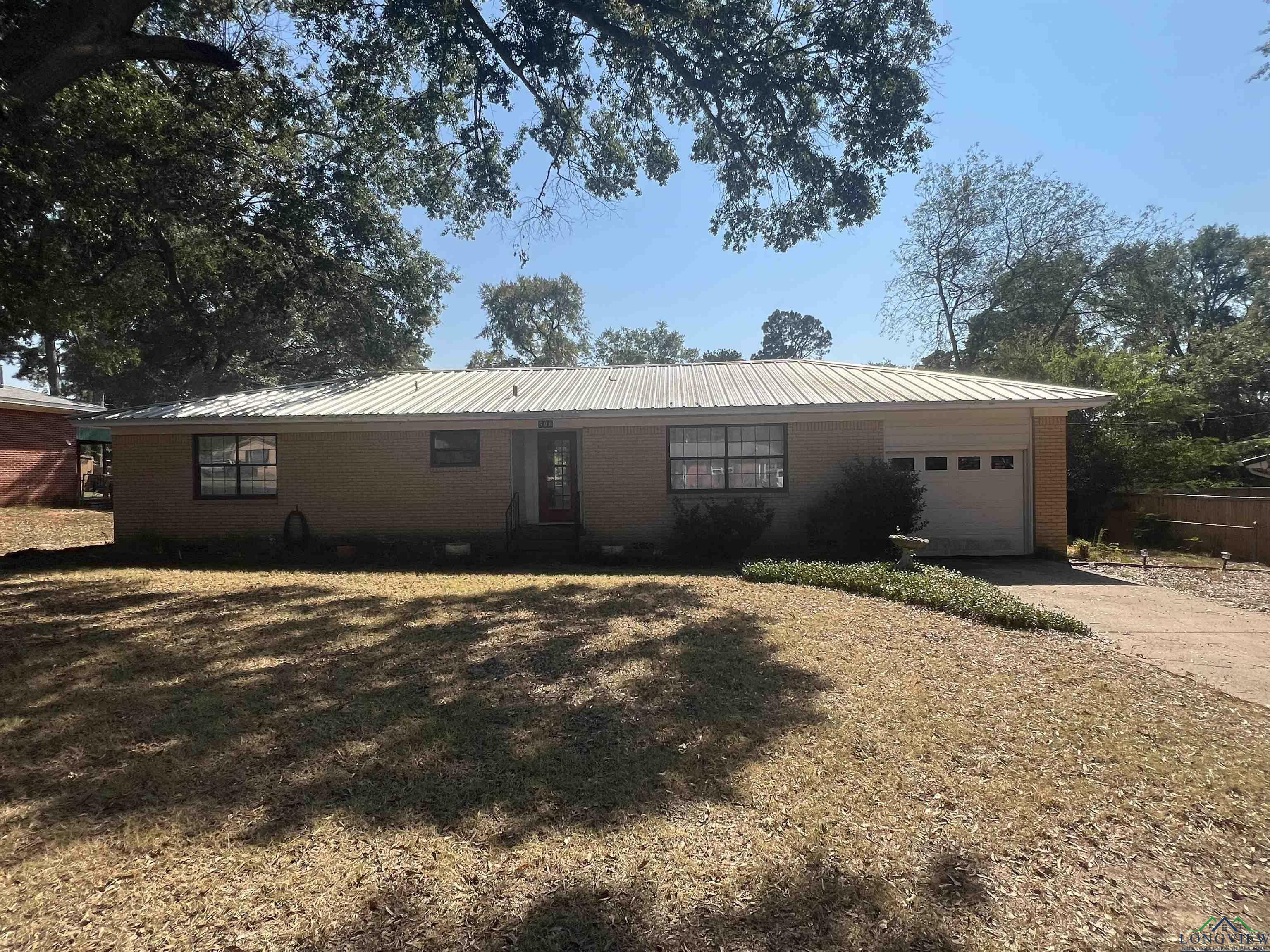 Property Photo:  506 Elmwood  TX 75672 