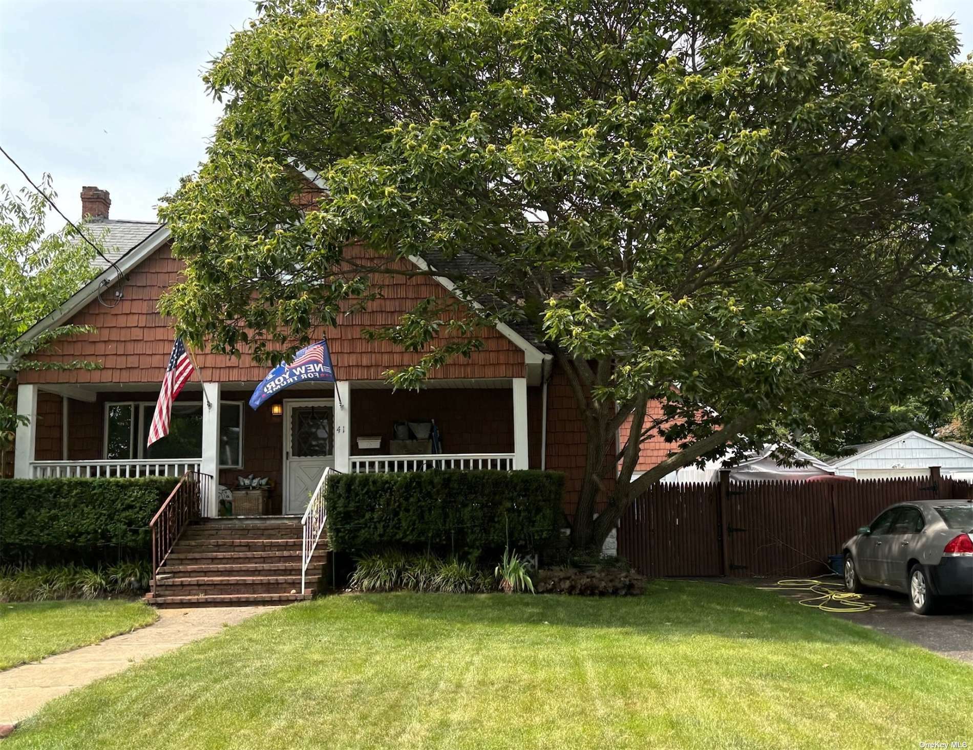 Property Photo:  41 S Oregon Road  NY 11704 