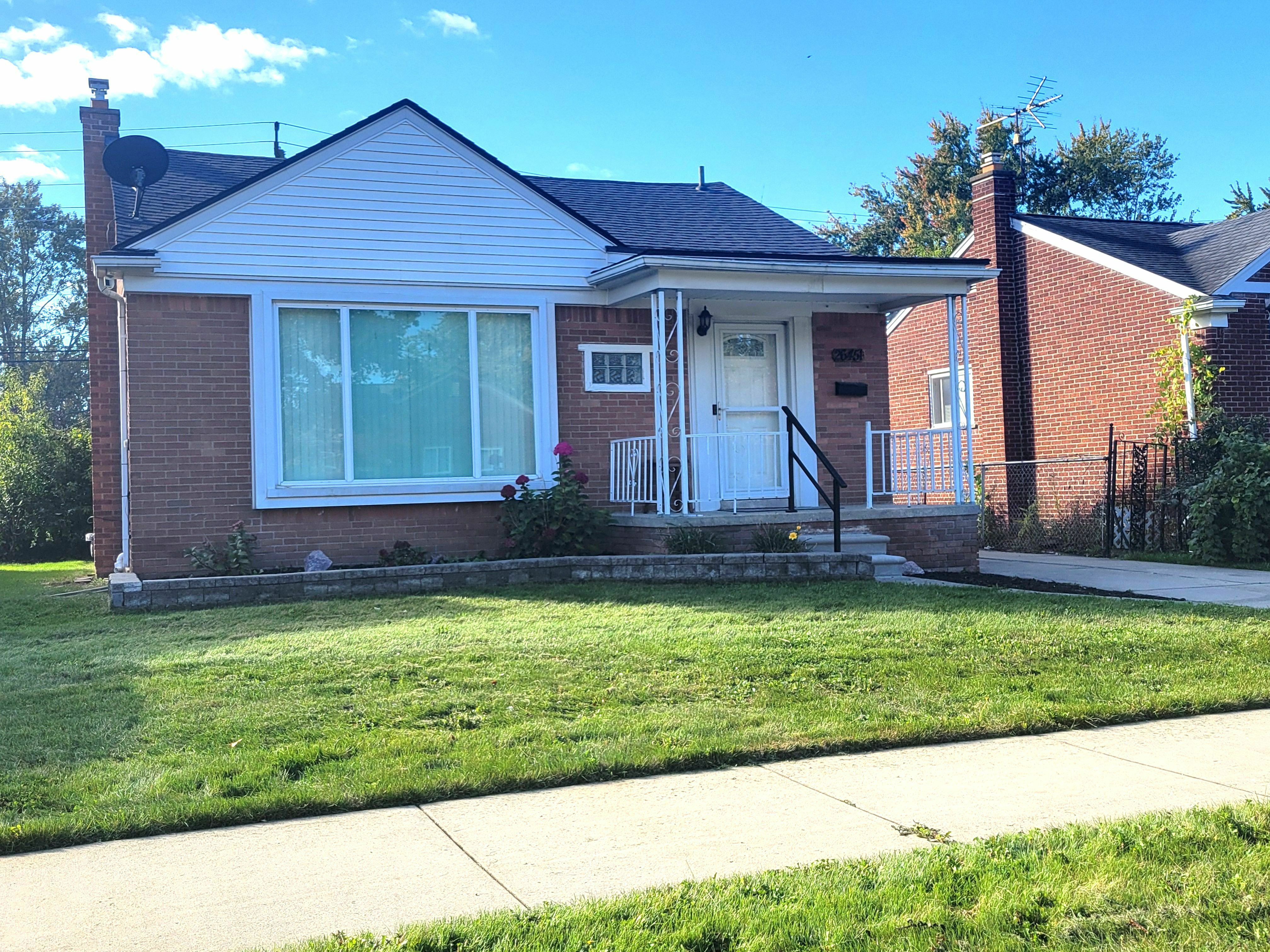 Property Photo:  26451 Marshall Street  MI 48141 1277 