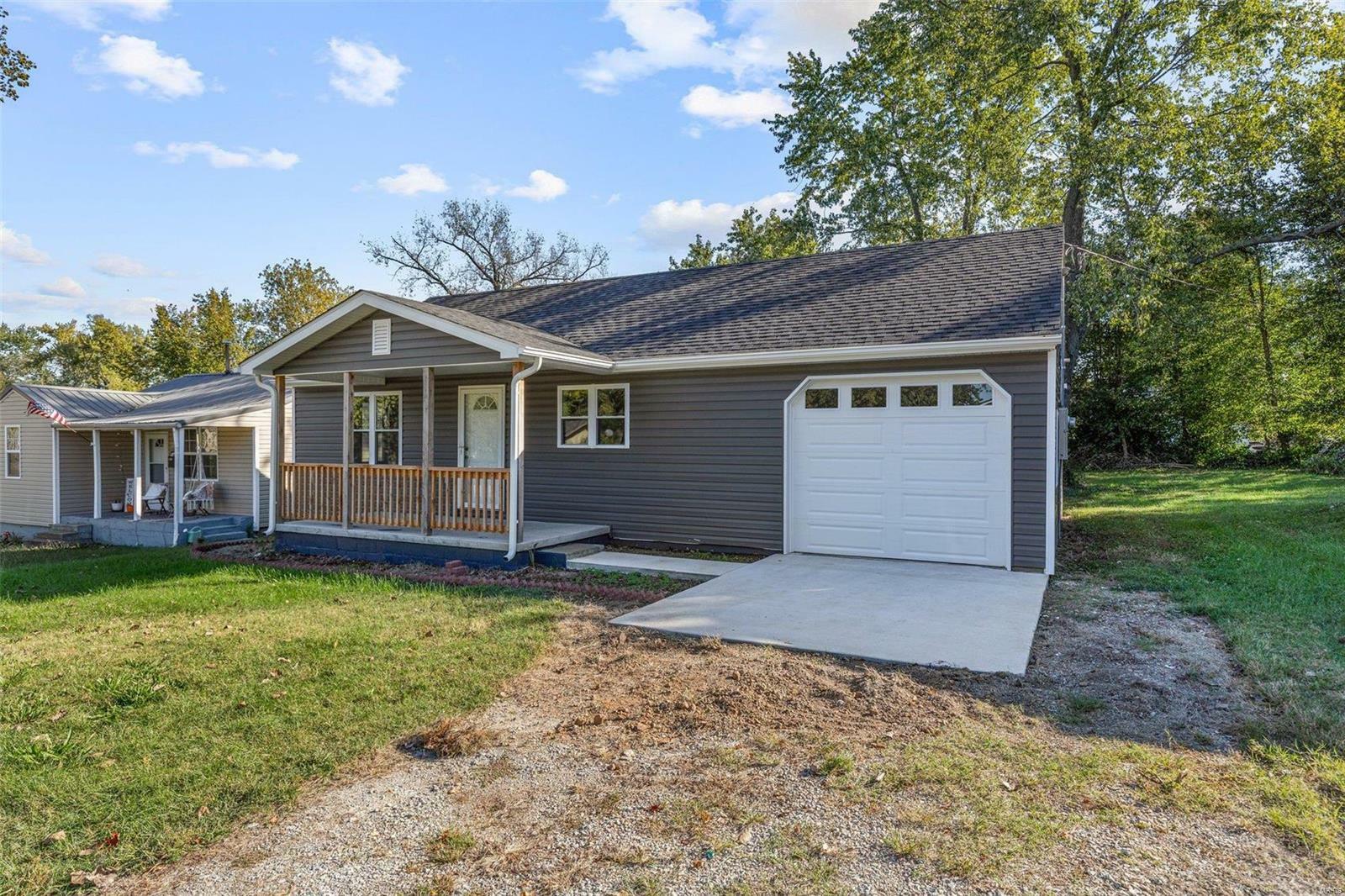 Property Photo:  24 Hickory Street  MO 63640 