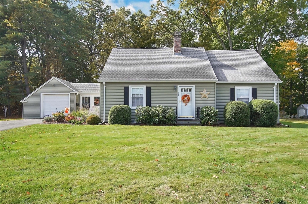 Property Photo:  33 Vassar Cir  MA 01040 