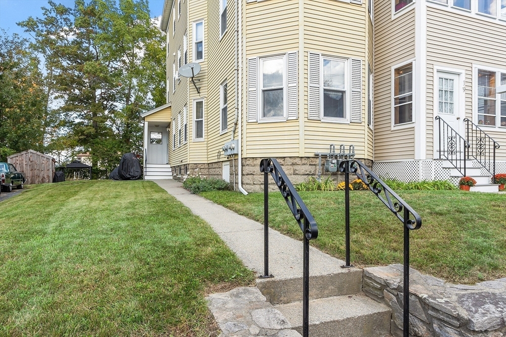 Property Photo:  19 King Philip Rd  MA 01606 