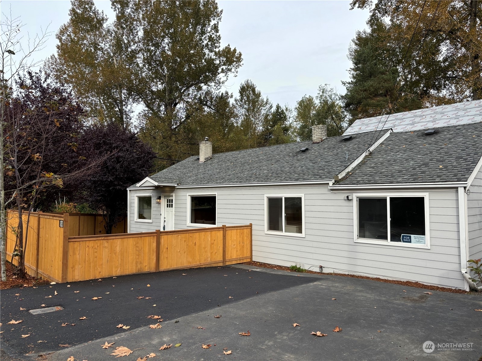 Property Photo:  12404 NE 95th Street  WA 98033 