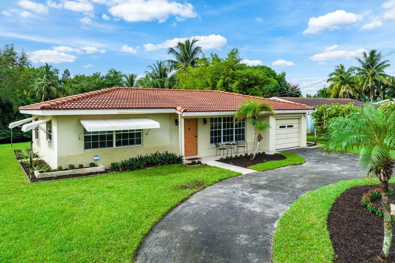 Property Photo:  16 Velaire Drive  FL 33426 