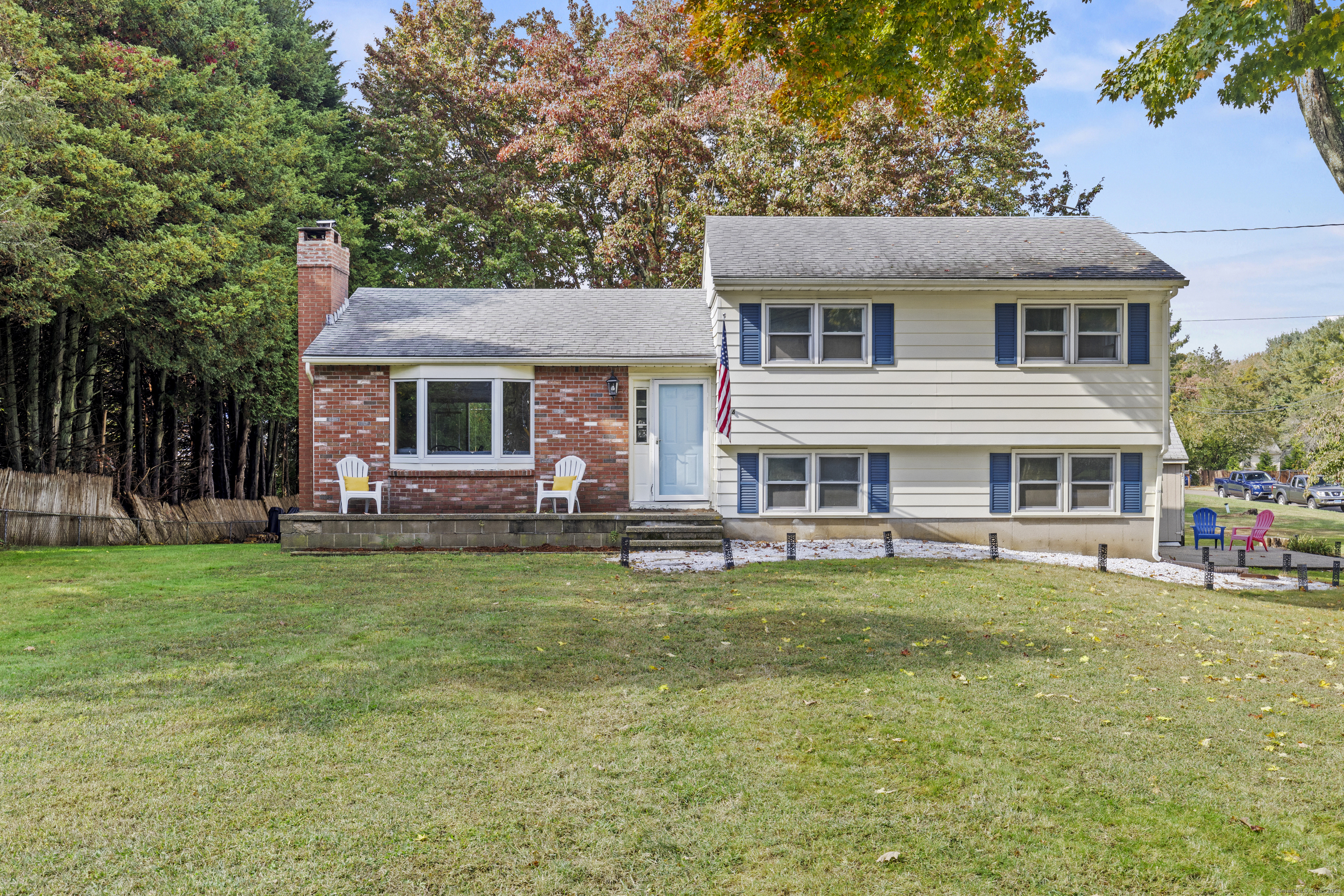 Property Photo:  134 Boston Post Road  CT 06371 