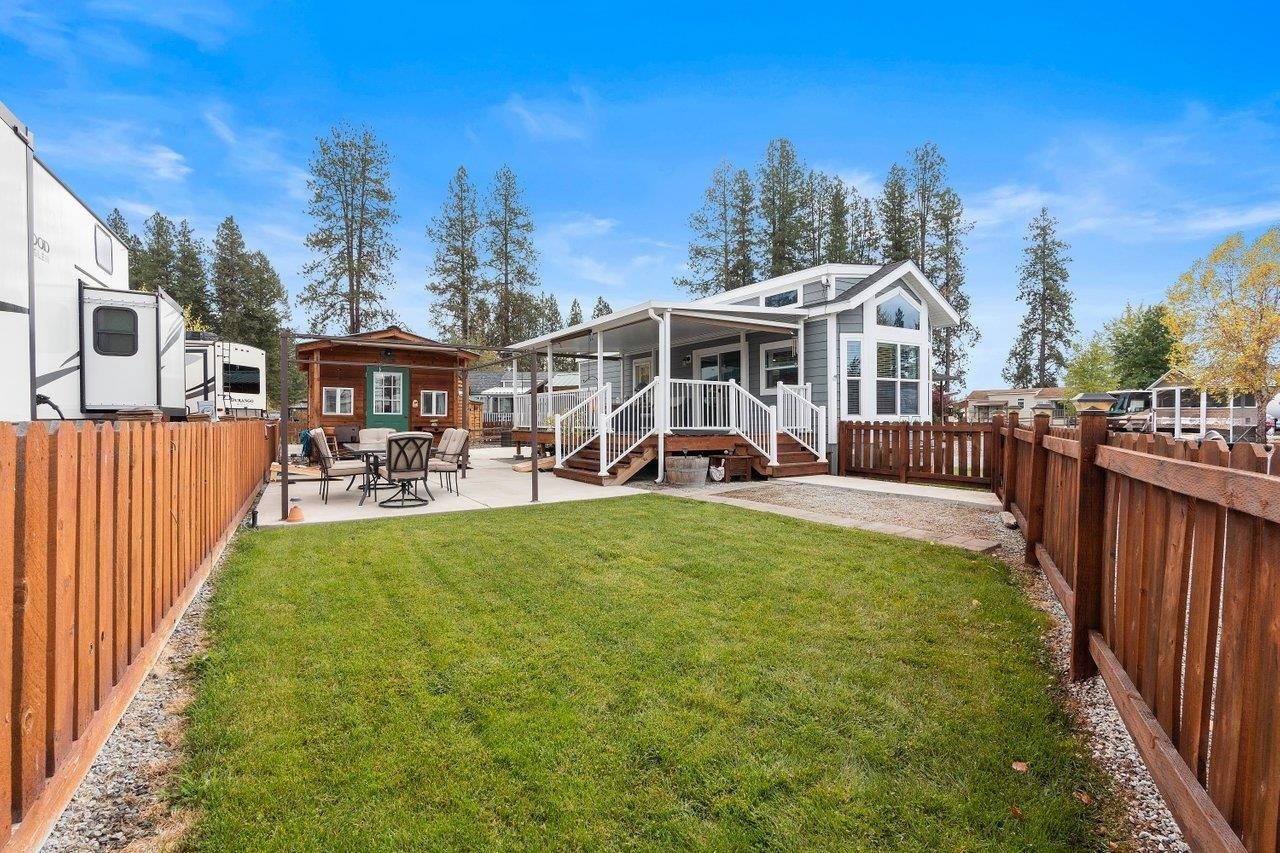 Property Photo:  38 Songbird Ln  WA 99180 