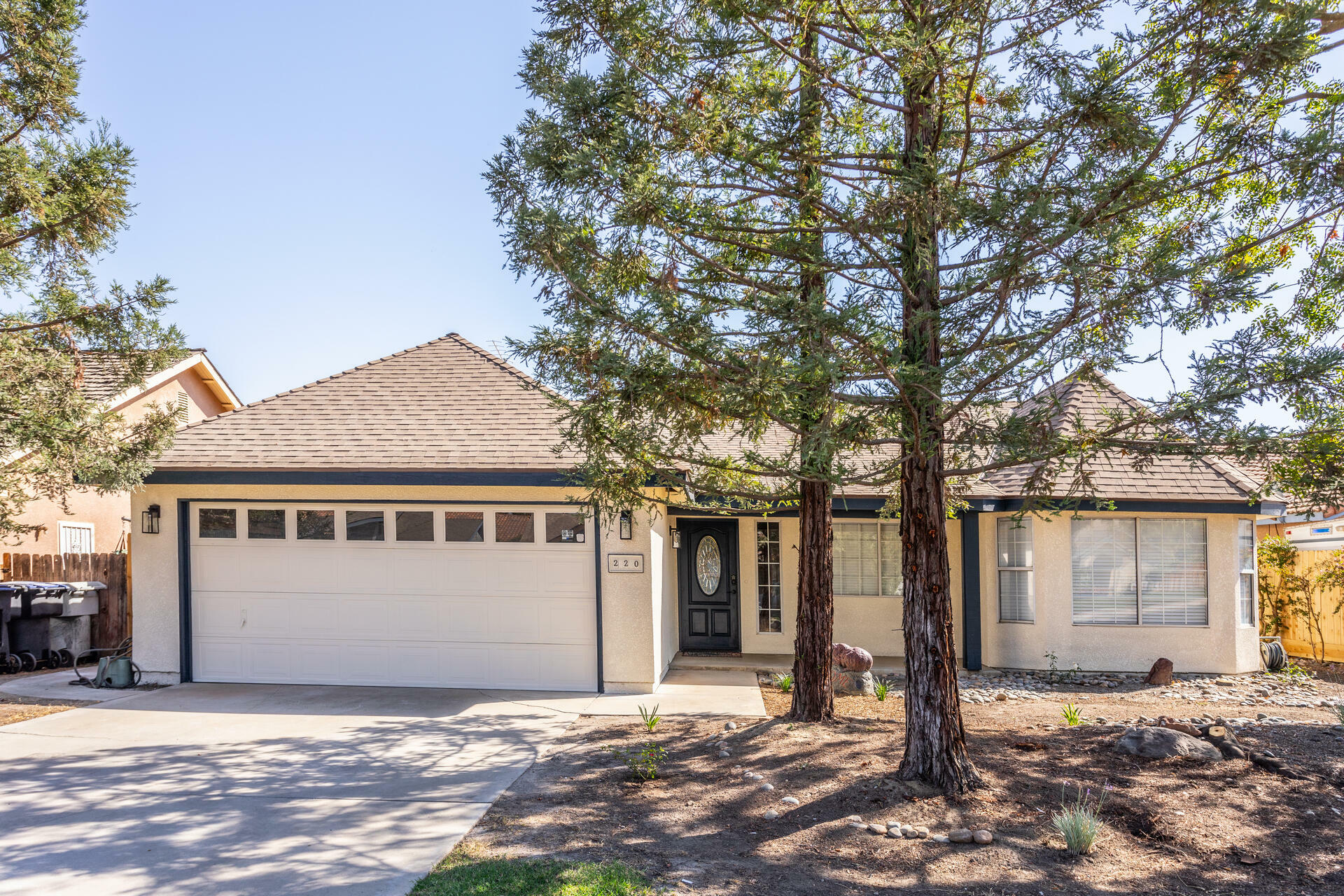 Property Photo:  220 S Atwood Court  CA 93291 