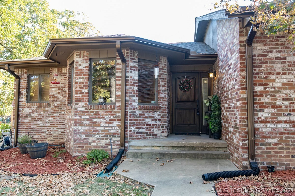 Property Photo:  107 Oak Ridge Drive  OK 74020 