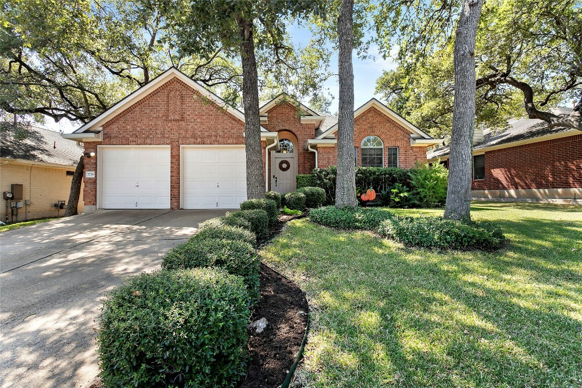 Property Photo:  5729 Sunny Vista Drive  TX 78749 