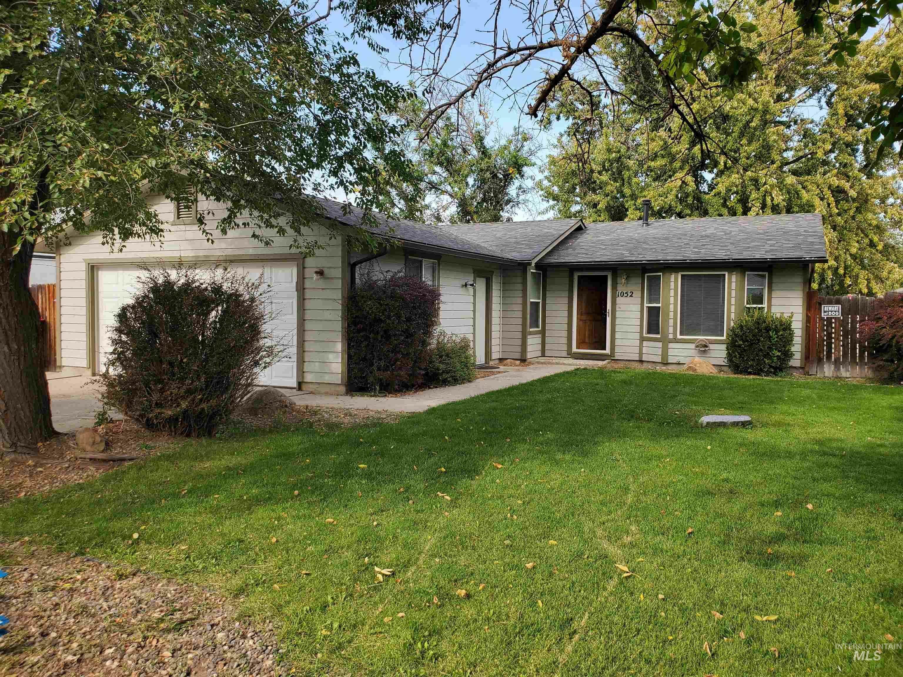 Property Photo:  1052 W Delmar Dr  ID 83646-1492 