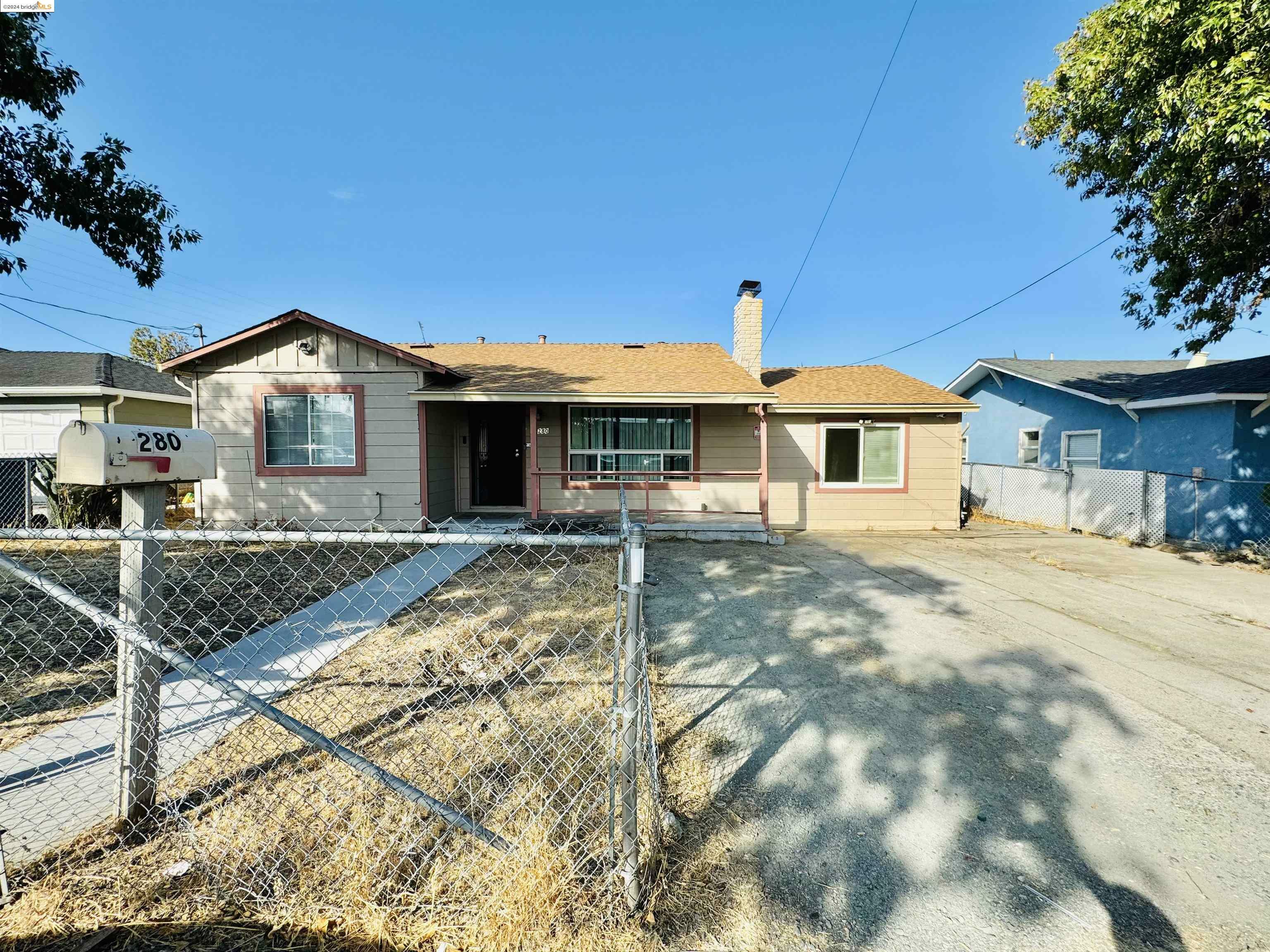 Property Photo:  280 Madison Ave  CA 94565 