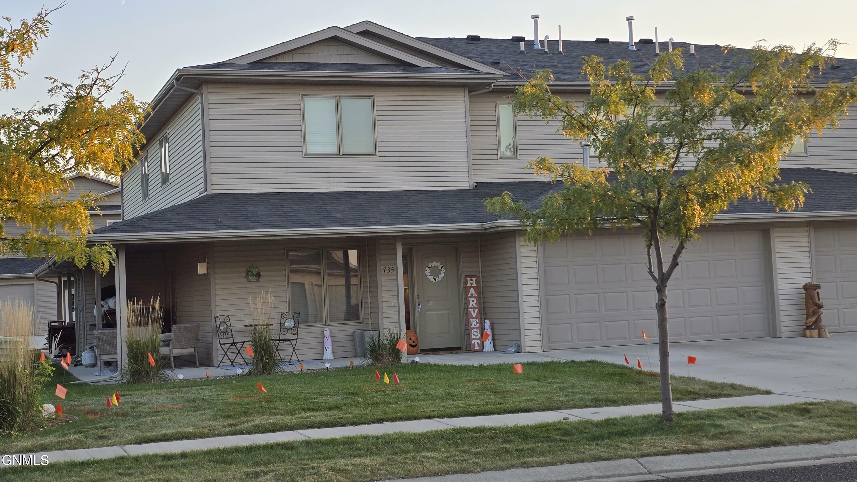 Property Photo:  735 Mayflower Drive  ND 58504 