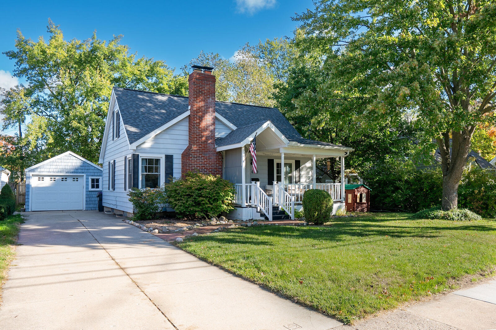 Property Photo:  409 Brown Street  MI 49286 