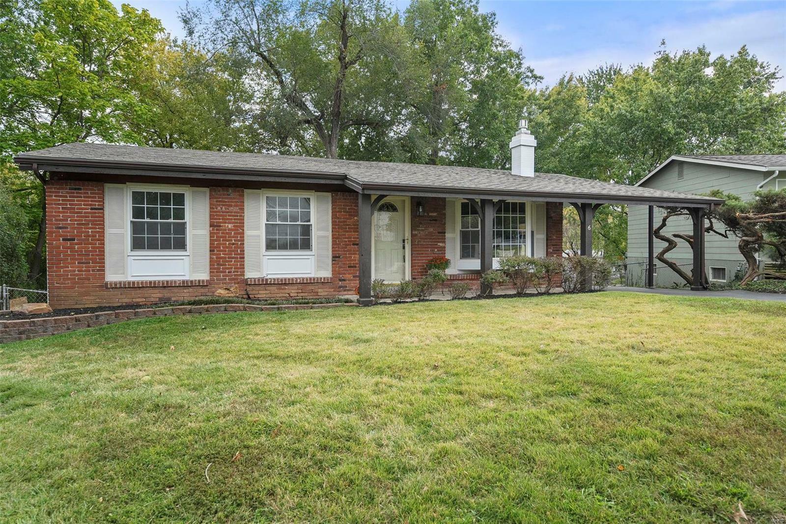 Property Photo:  6 Glenmark Court  MO 63043 