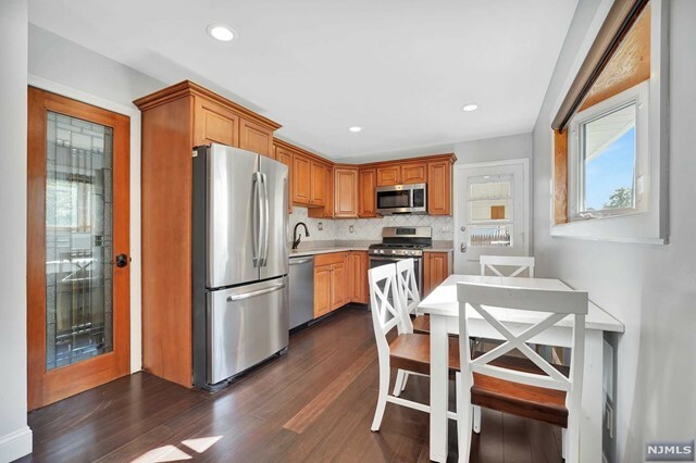 Property Photo:  22 Stephen Avenue  NJ 07035 