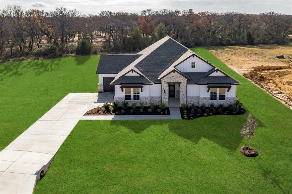 Property Photo: 8010 Grizzly Run Drive TX 76028