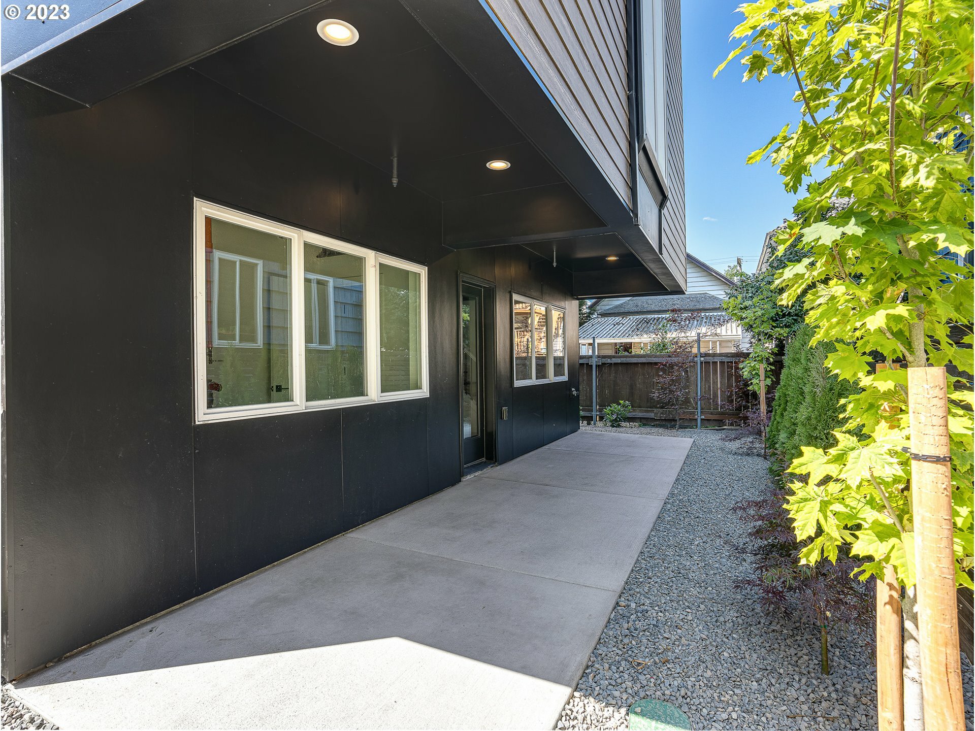 Property Photo:  2135 SE 12th Ave  OR 97214 