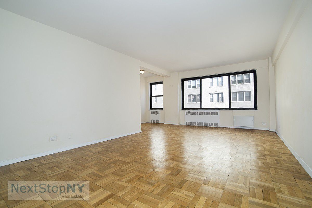 Property Photo:  200 E 36th Street 11F  NY 10016 