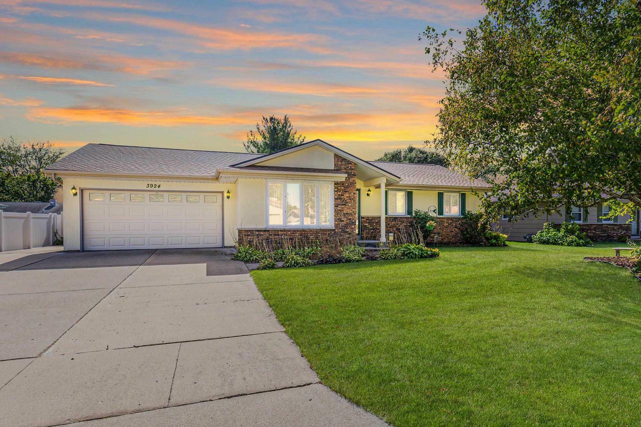 Property Photo:  3924 Beacon Hill Drive  WI 53546 