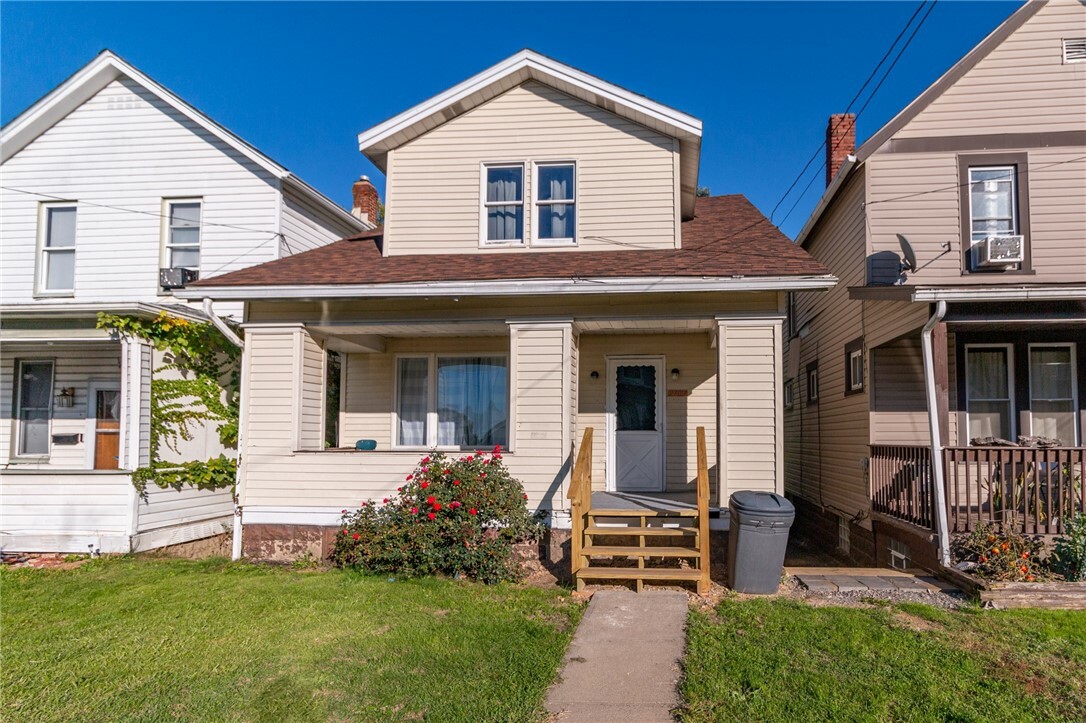 Property Photo:  2709 Grandview Ave  PA 15132 