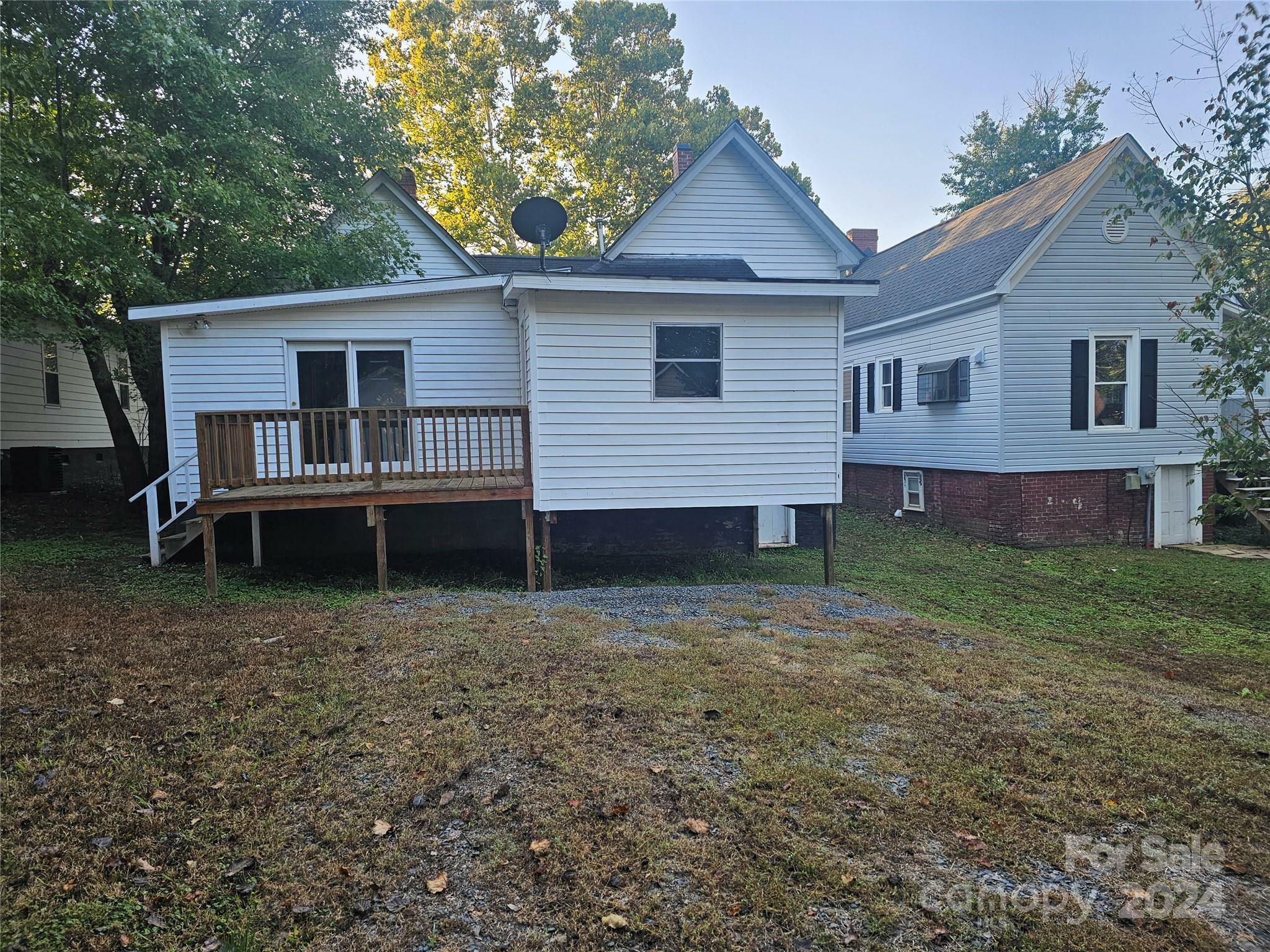 Property Photo:  508 S Yadkin Avenue  NC 28159 