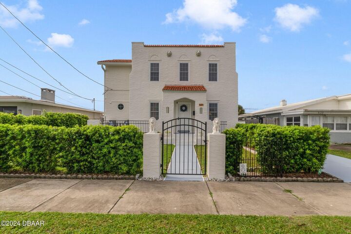 424 Pelican Avenue  Daytona Beach FL 32118 photo