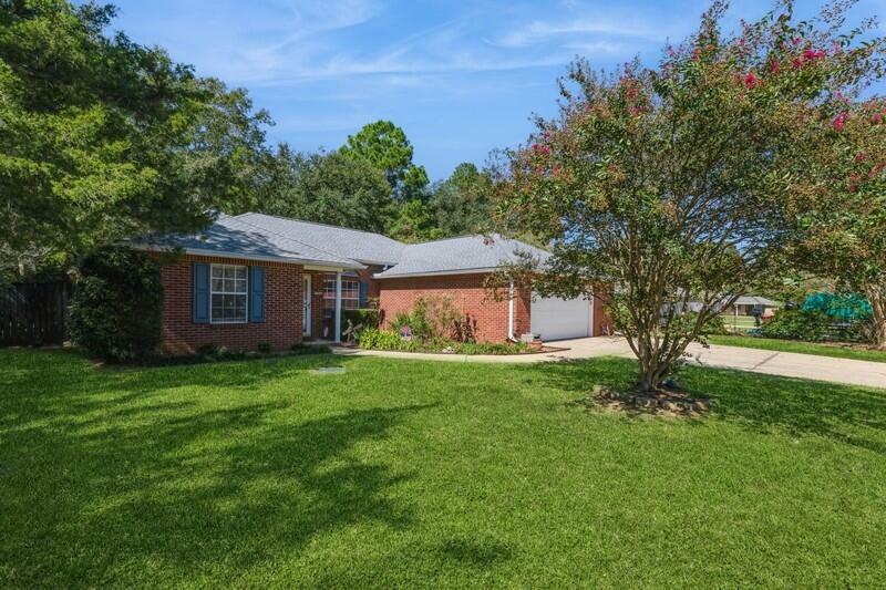 Property Photo:  110 Dogwood Lane  FL 32536 