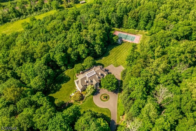 Property Photo:  6 Sherwood Farm Rd  NJ 07931 