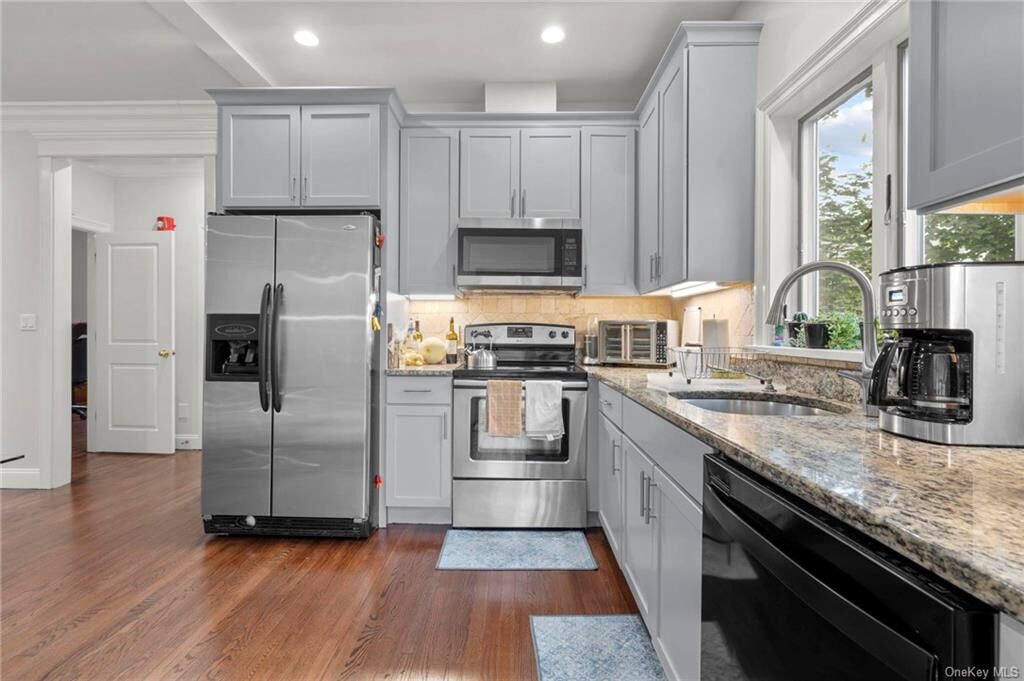 Property Photo:  280 Park Avenue  NY 10528 