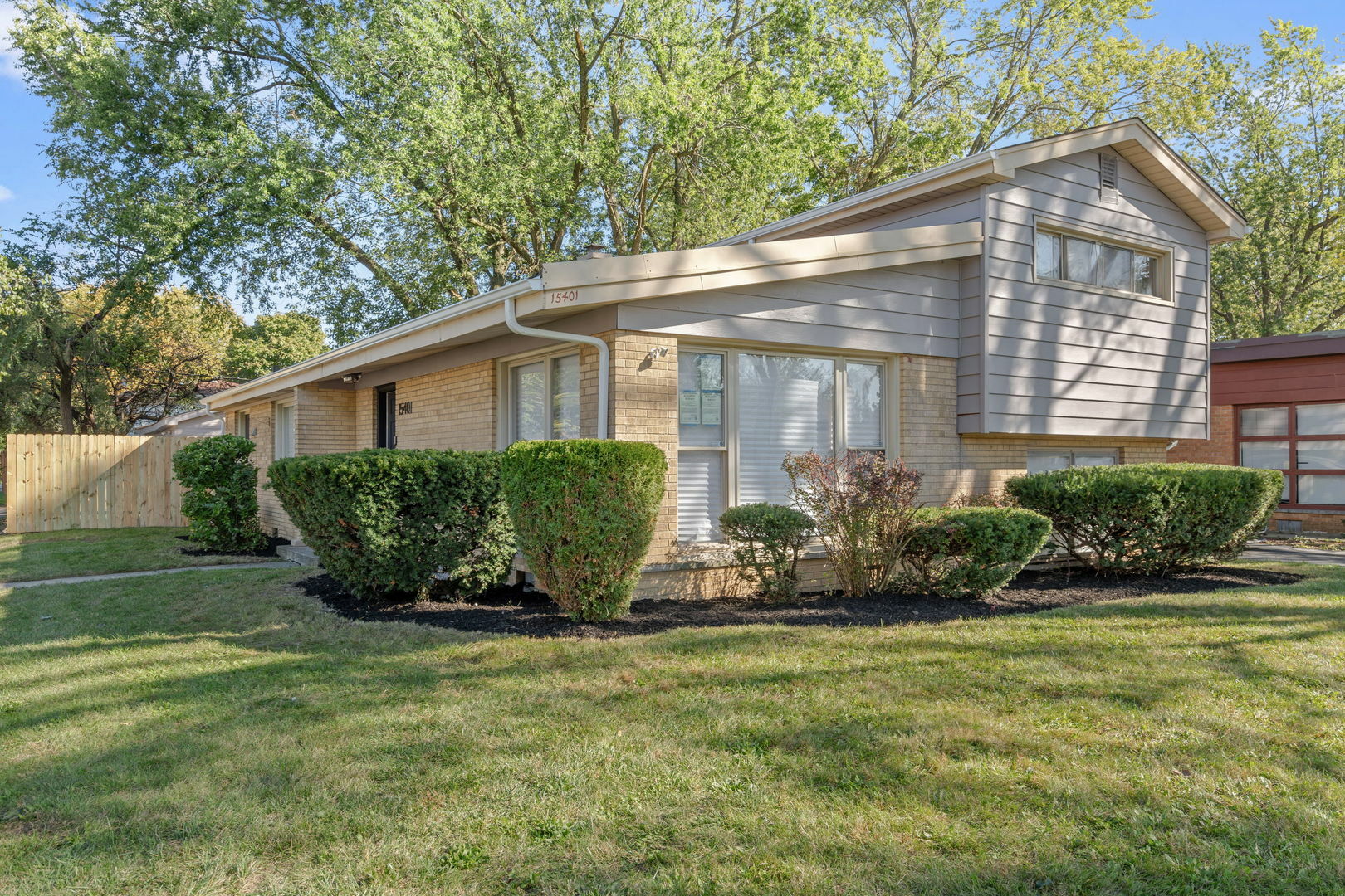 Property Photo:  15401 Dobson Avenue  IL 60419 