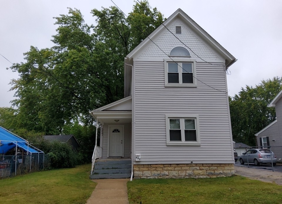 Property Photo:  557 Hoyles Avenue  IL 60505 