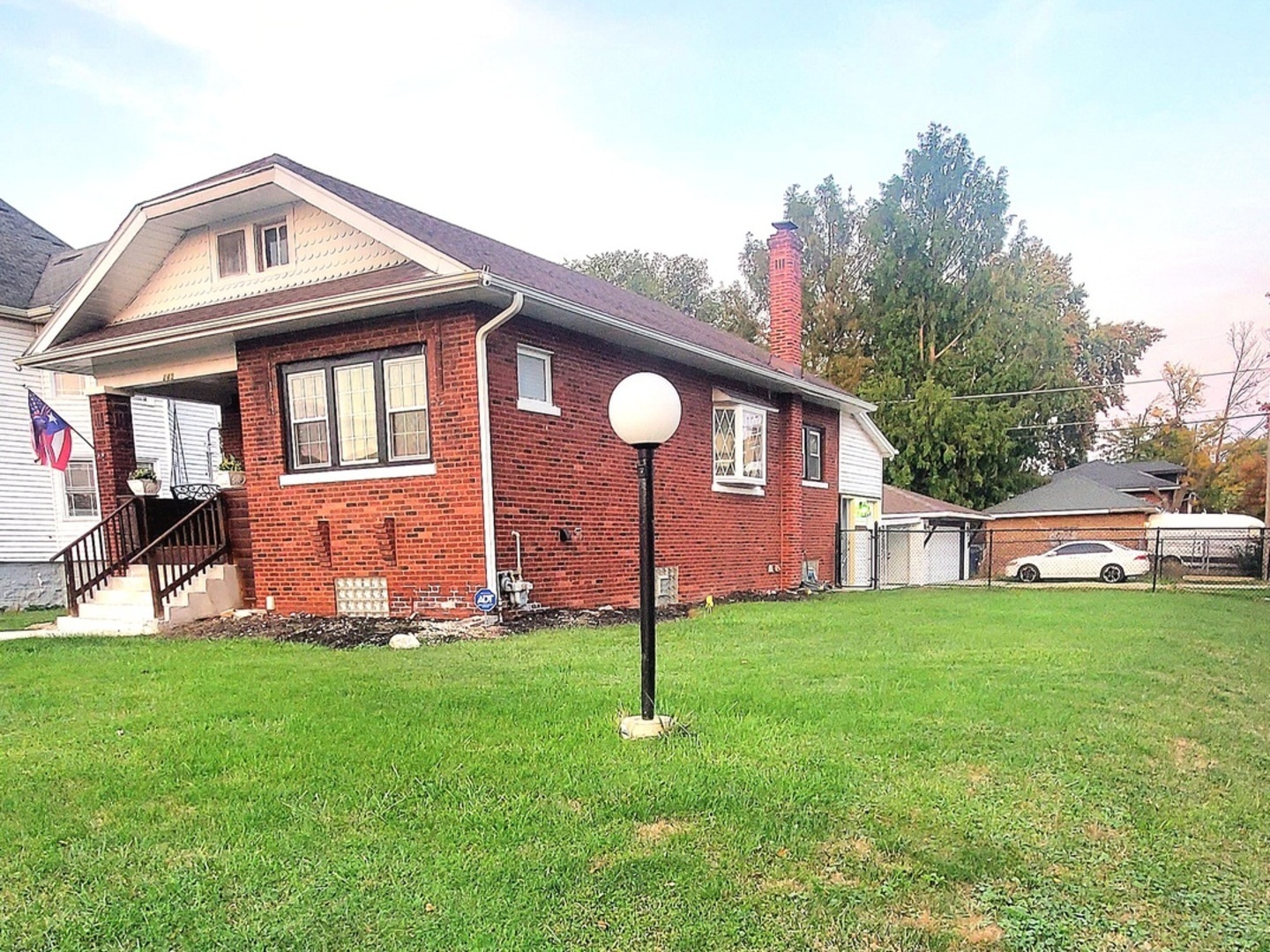 Property Photo:  245 N 18th Avenue S  IL 60153 