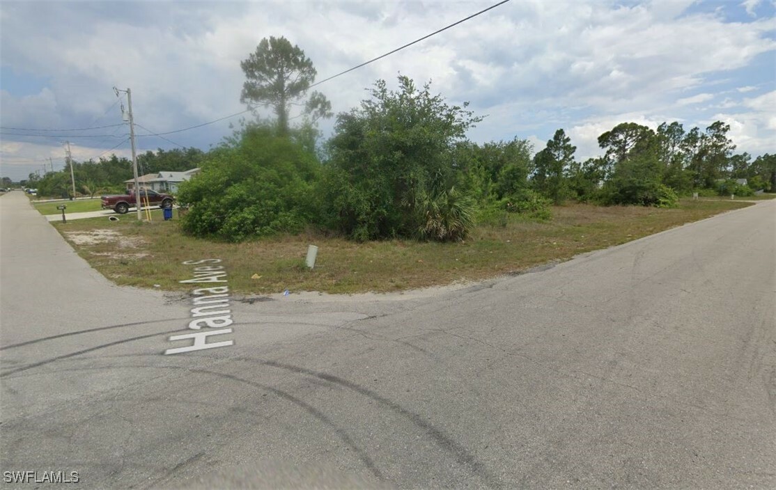 Property Photo:  2727 6th Street SW  FL 33976 