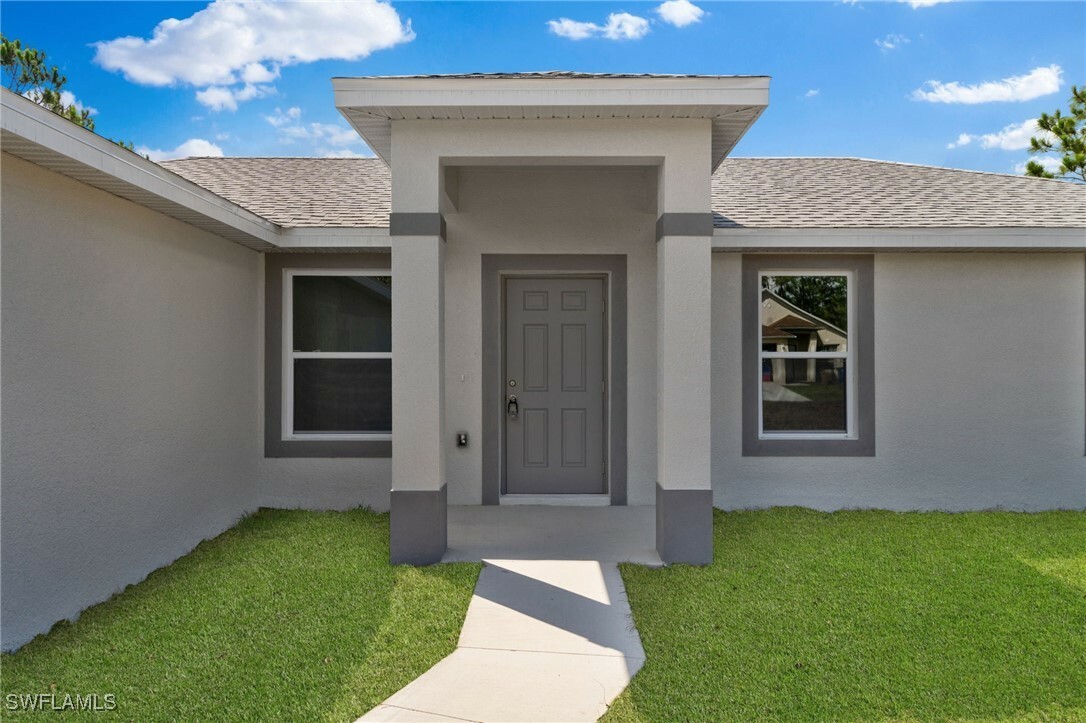 Property Photo:  237 Narcissus Avenue S  FL 33974 