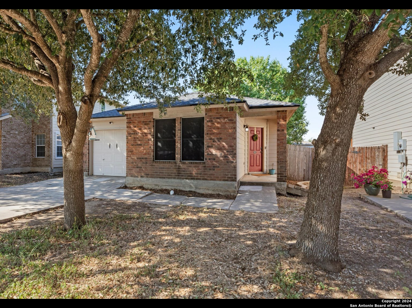 Property Photo:  640 Cherokee Blvd  TX 78132 