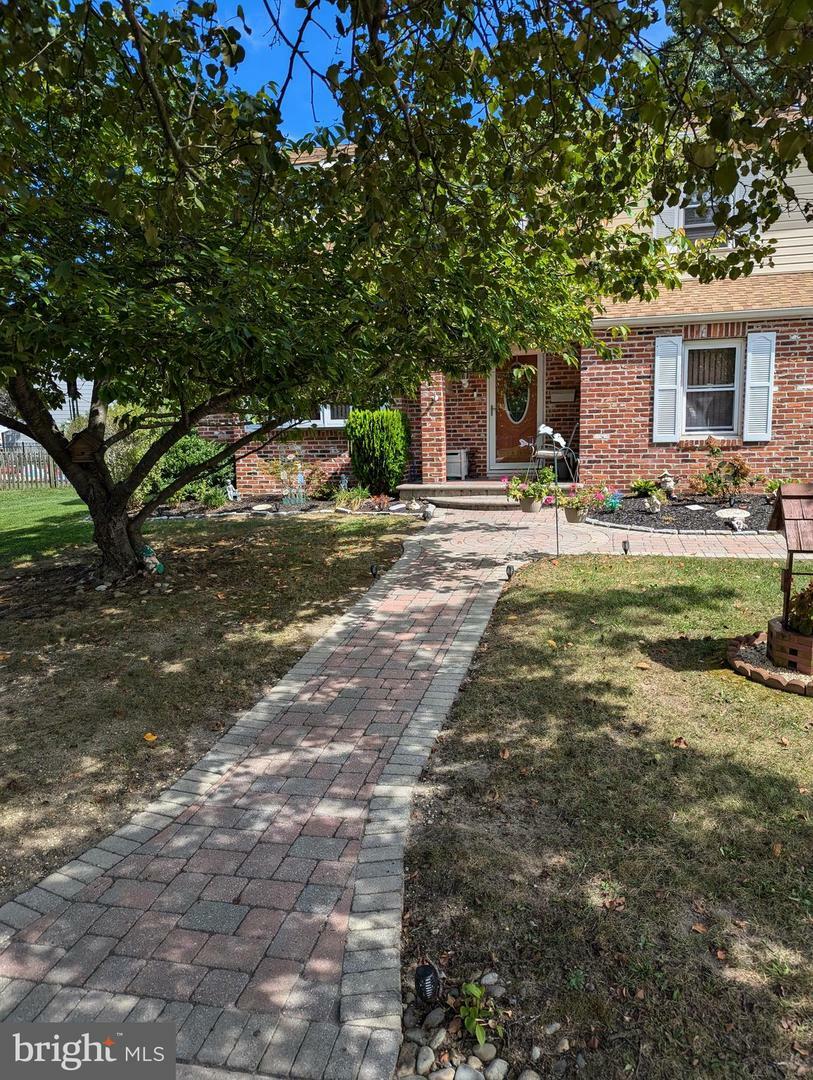 Property Photo:  26 Spring Hill Drive  NJ 08021 